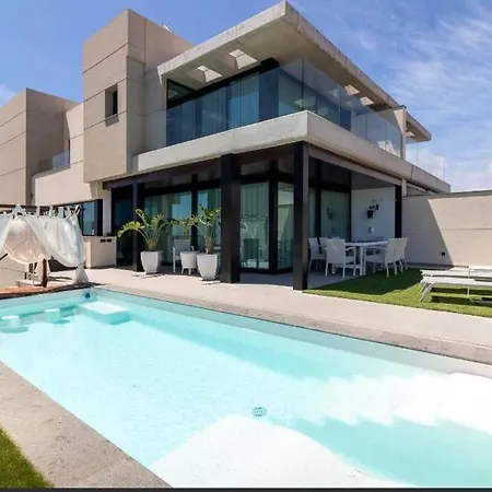 Villa Kenai -agradable Con Piscina Privada San Bartolomé
